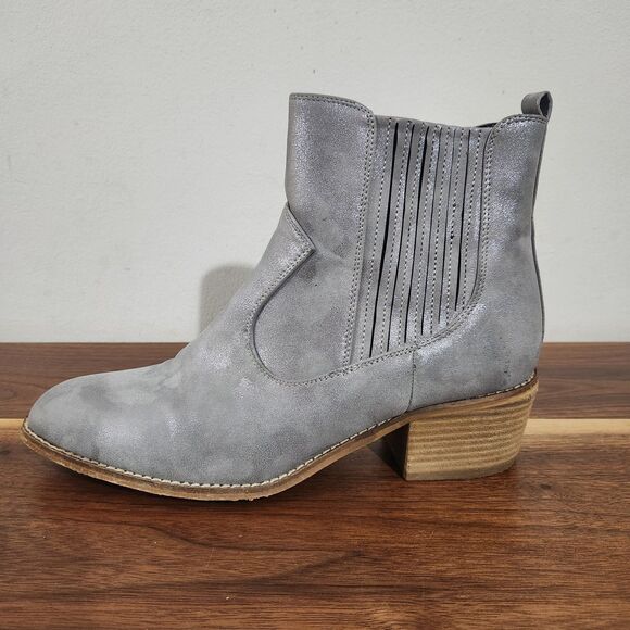 Boutique By Corkys Starboard Ankle Boot Gray Metallic Heel Western Size 10 - Picture 2 of 12